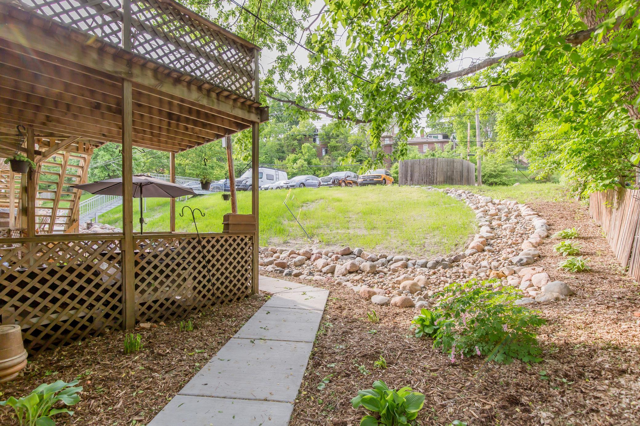 345 Ramsey Street Unit: 345B