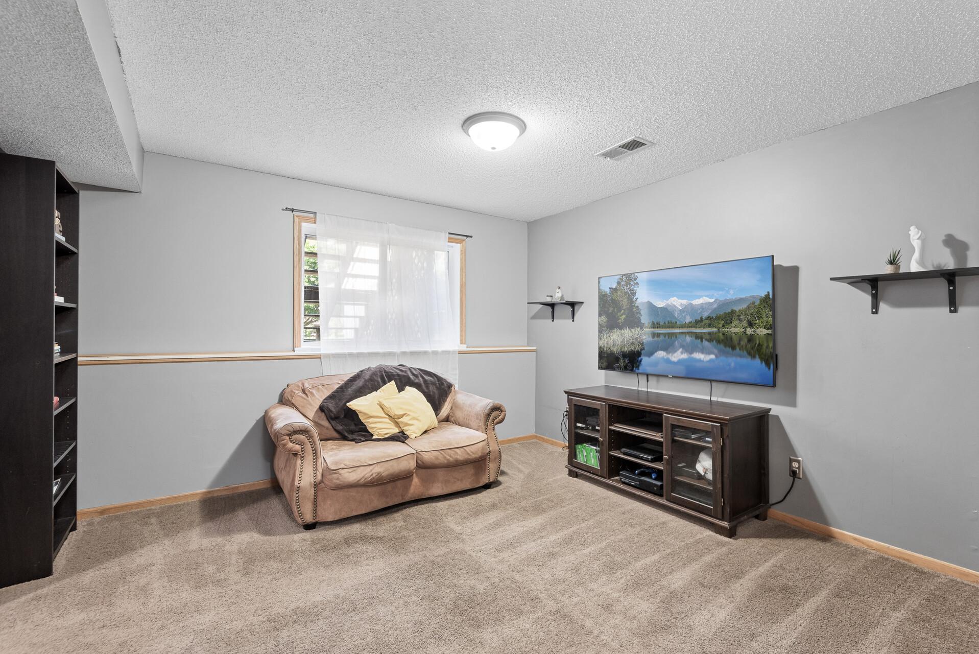 1005 Walnut Street