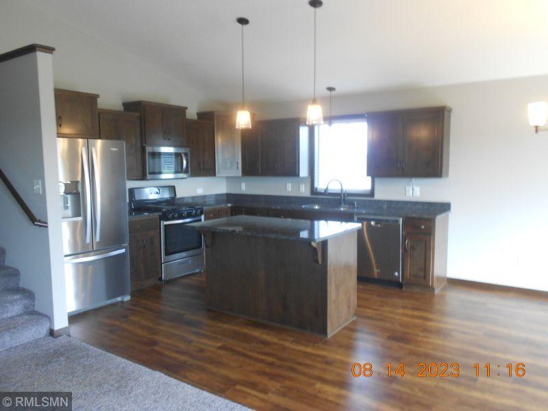 944 Moline Loop NW