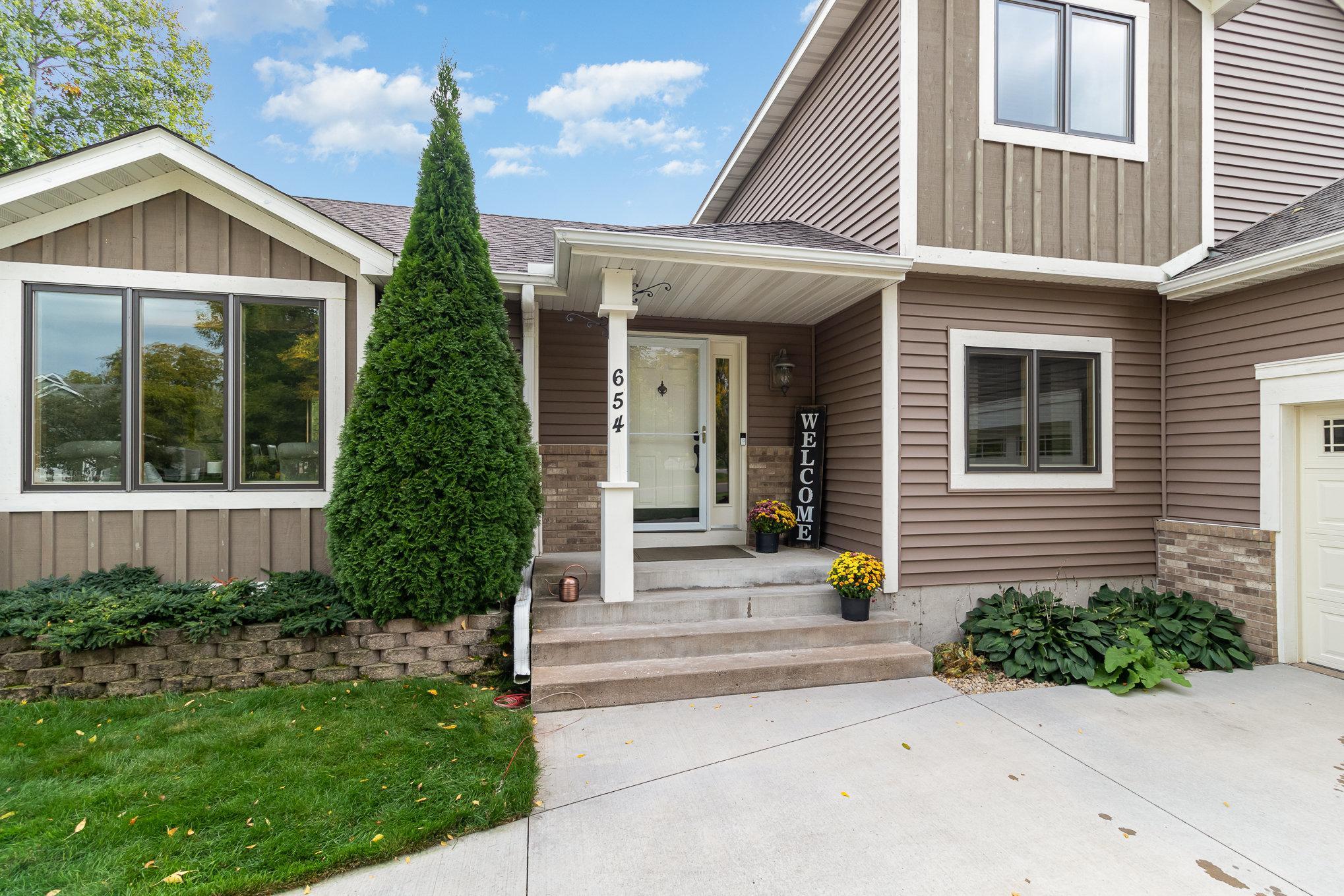 654 Ironwood Circle
