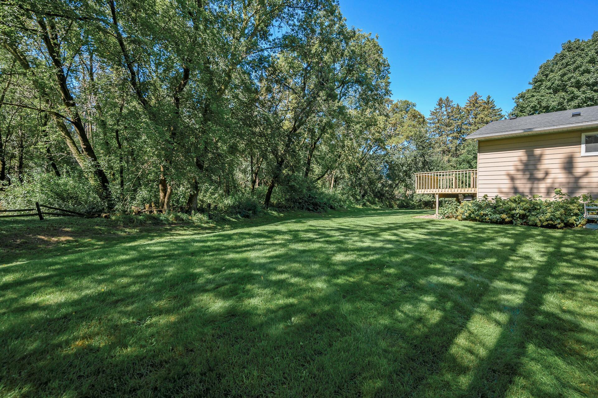 900 Knollwood Court