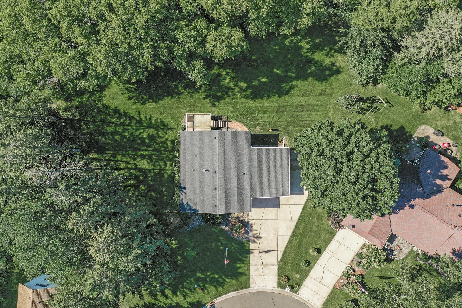 900 Knollwood Court