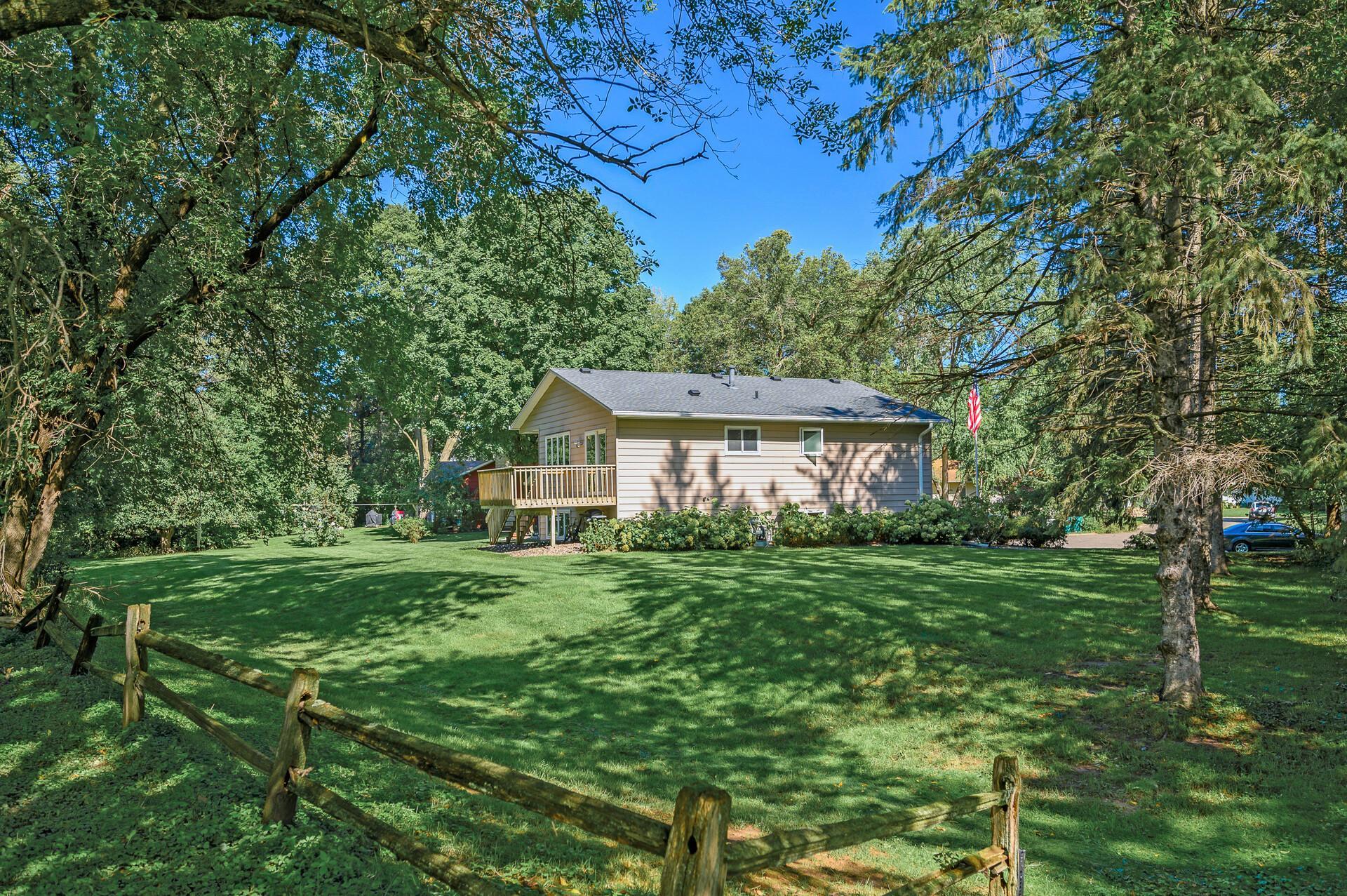 900 Knollwood Court