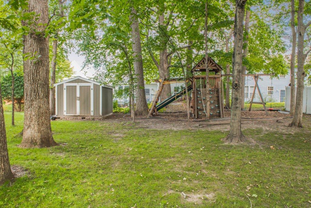 9269 Queensland Lane N