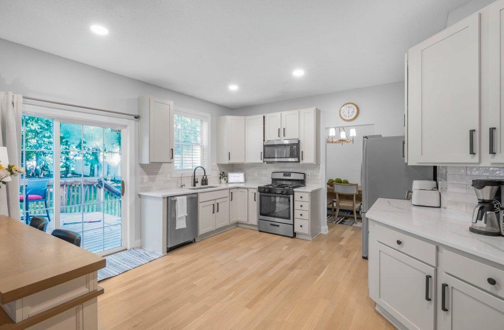 9269 Queensland Lane N