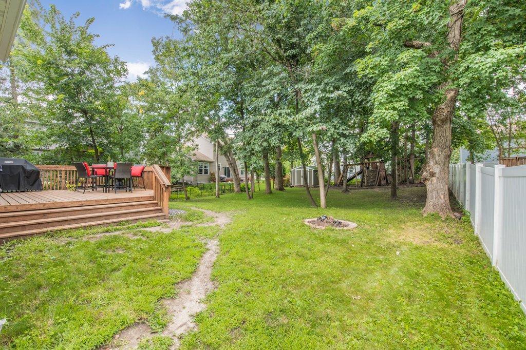 9269 Queensland Lane N