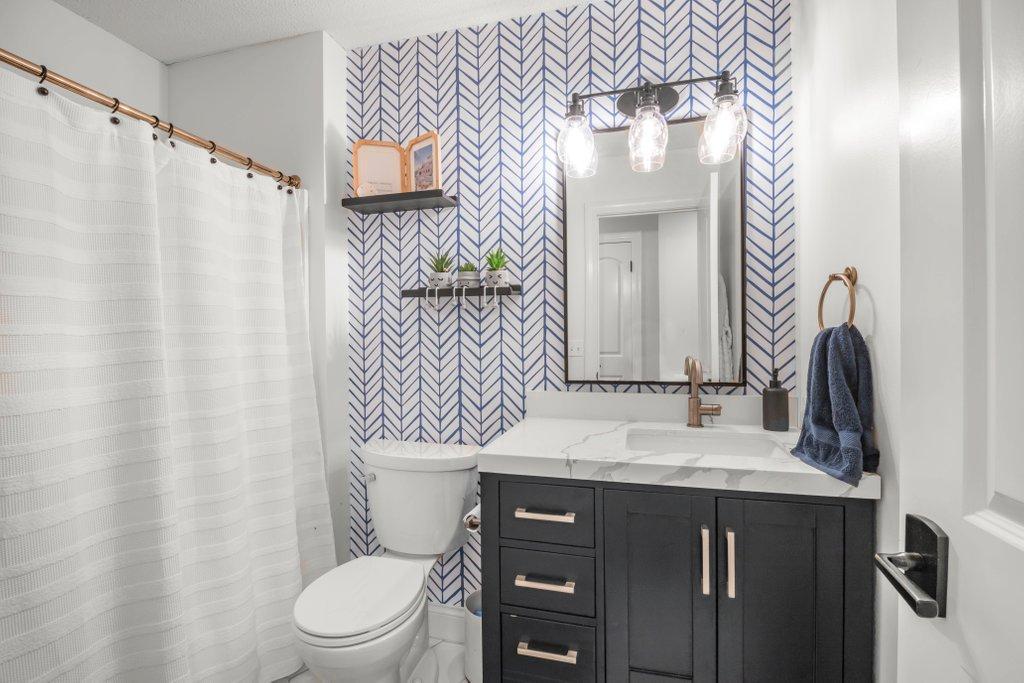 9269 Queensland Lane N