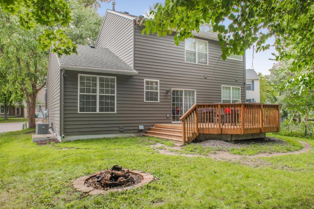 9269 Queensland Lane N