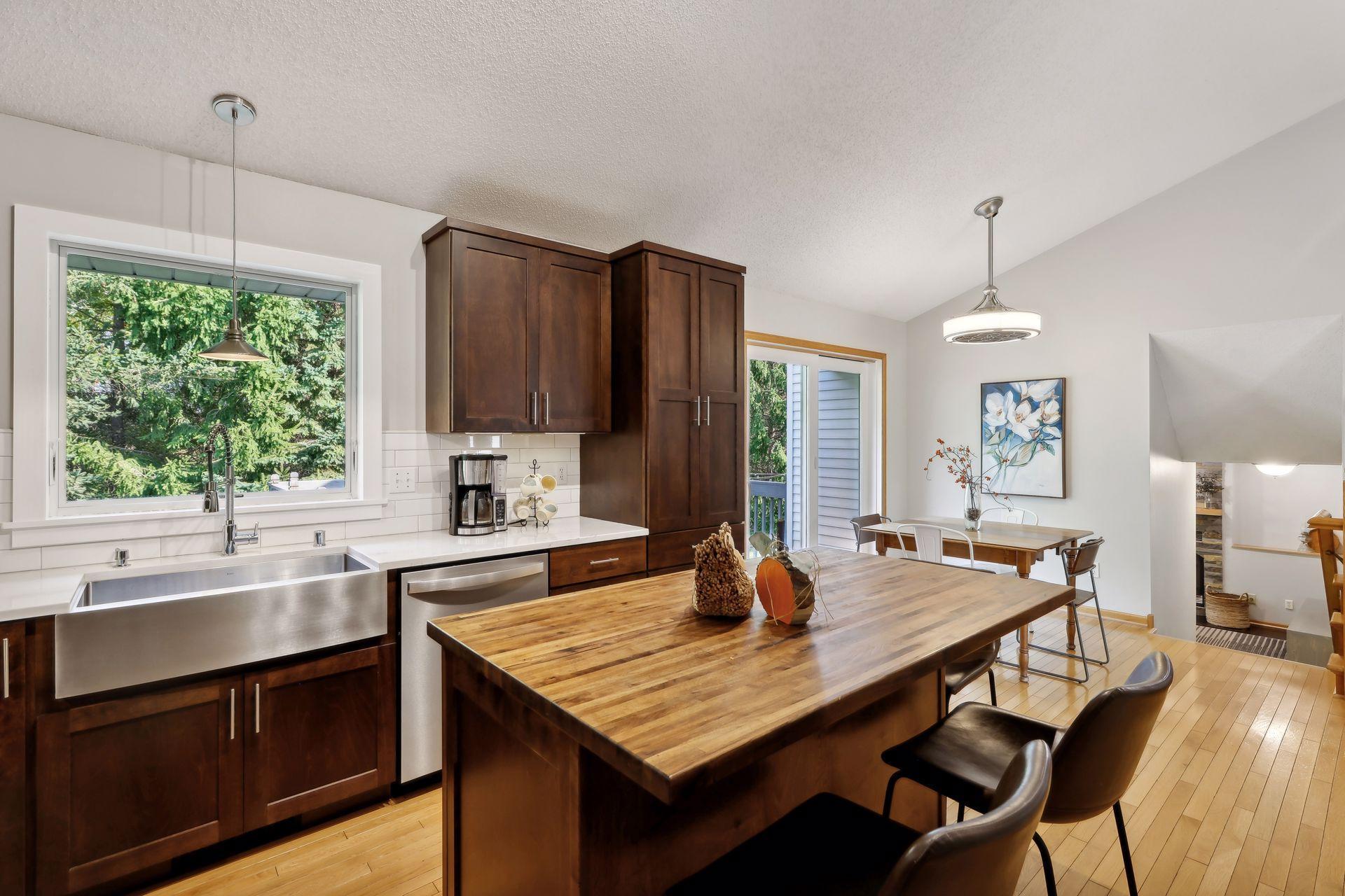 13910 56th Street N