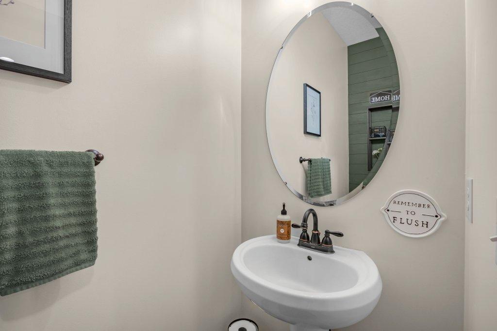 2638 Alamo Circle NE