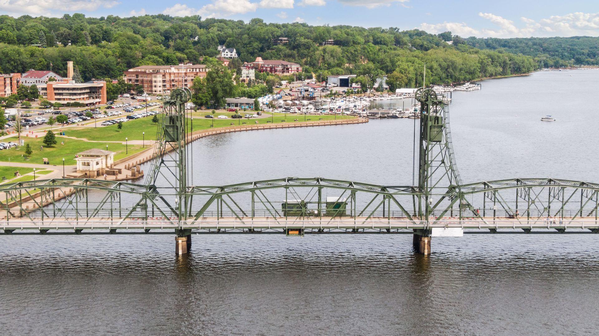 13079 Panorama Avenue N