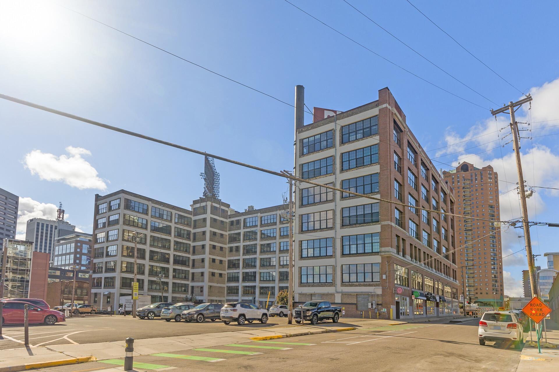 500 Robert Street N Unit: 708