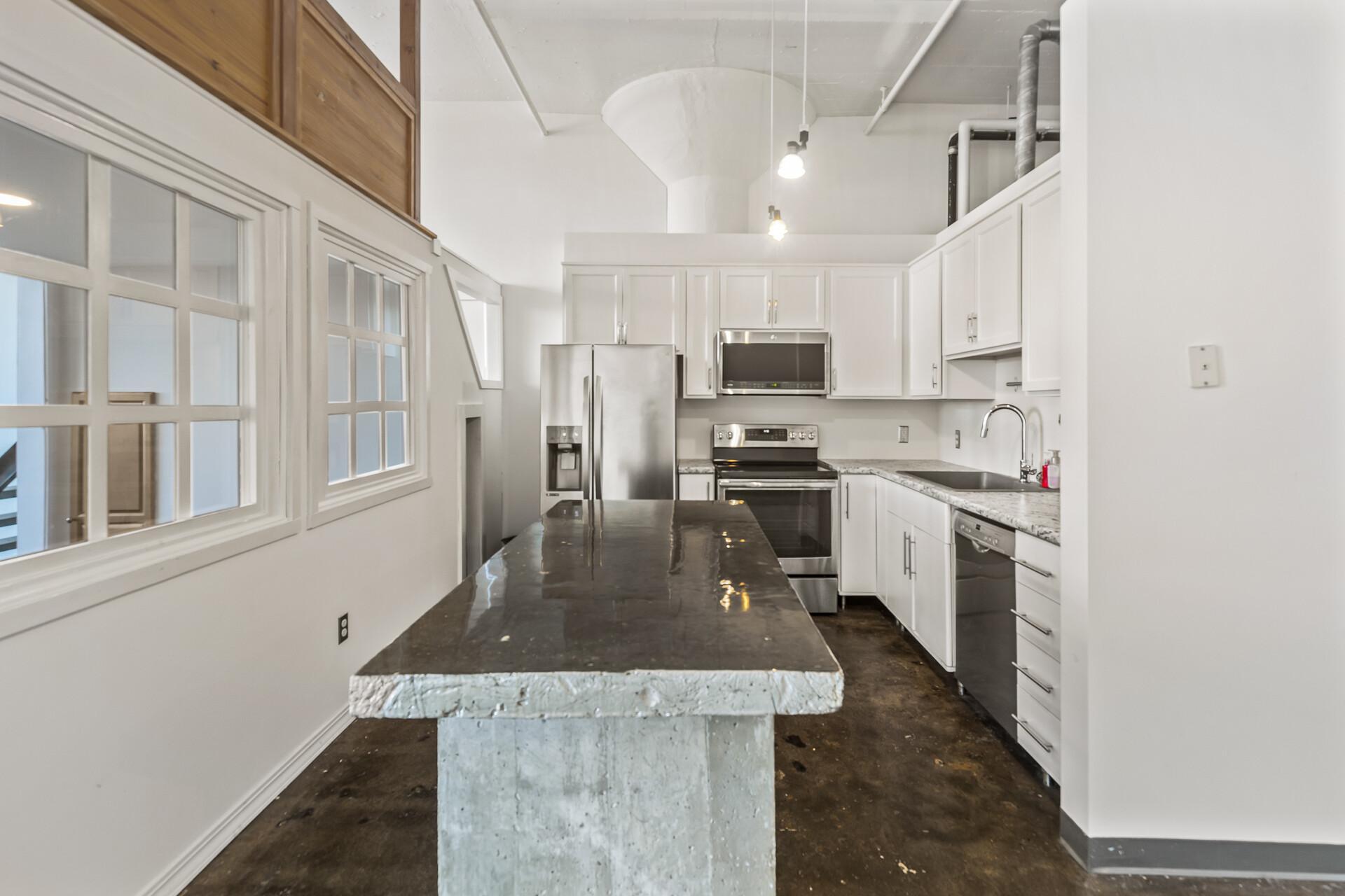 500 Robert Street N Unit: 708