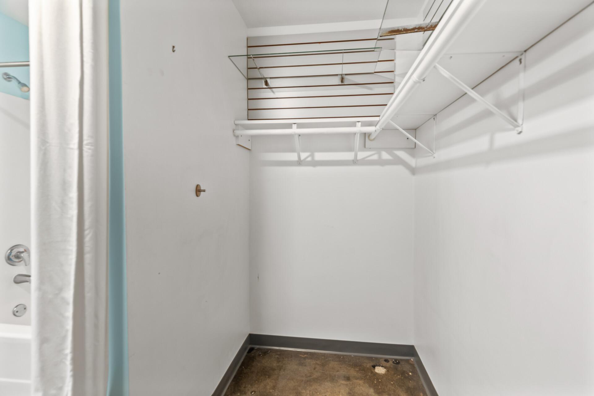 500 Robert Street N Unit: 708