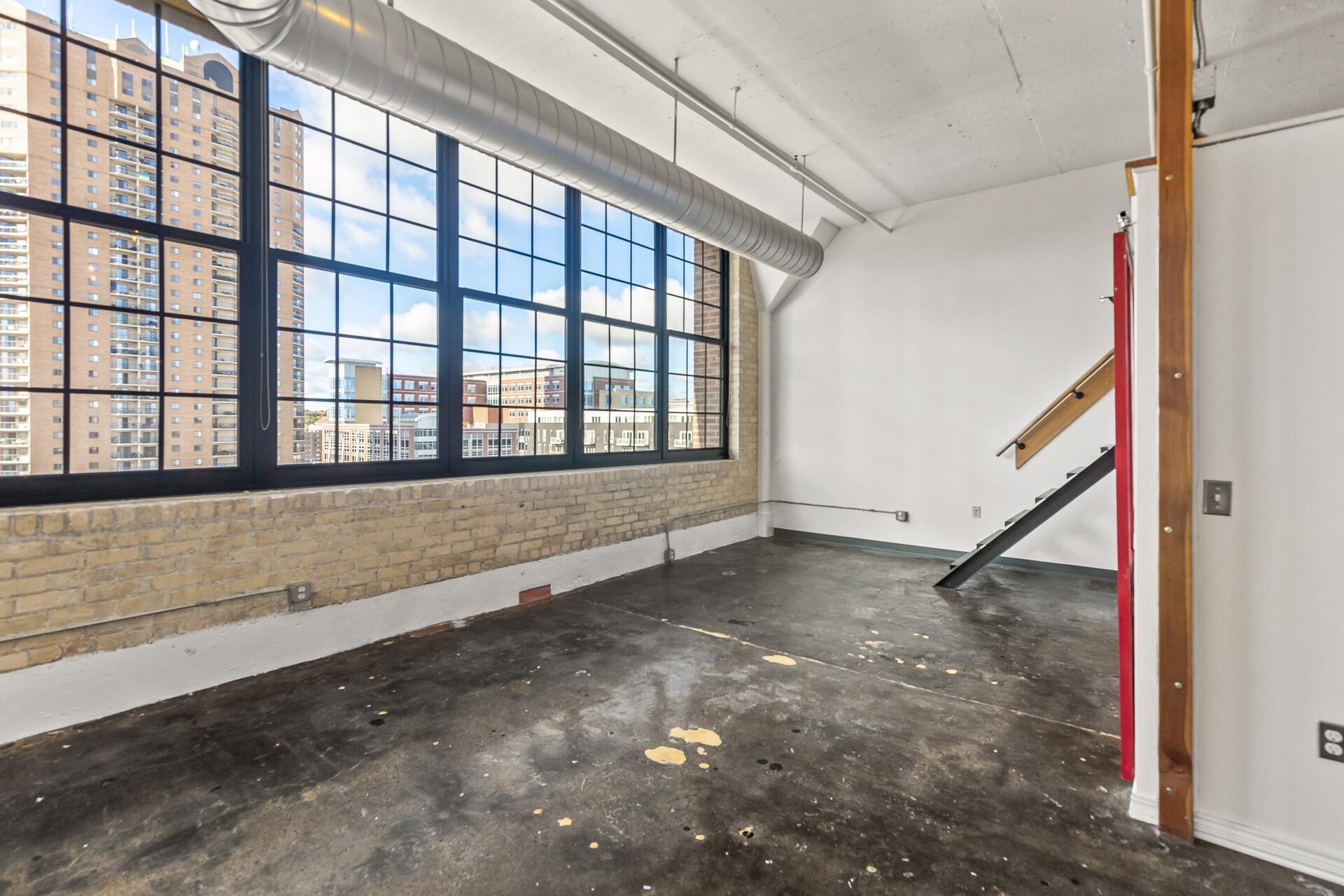 500 Robert Street N Unit: 708