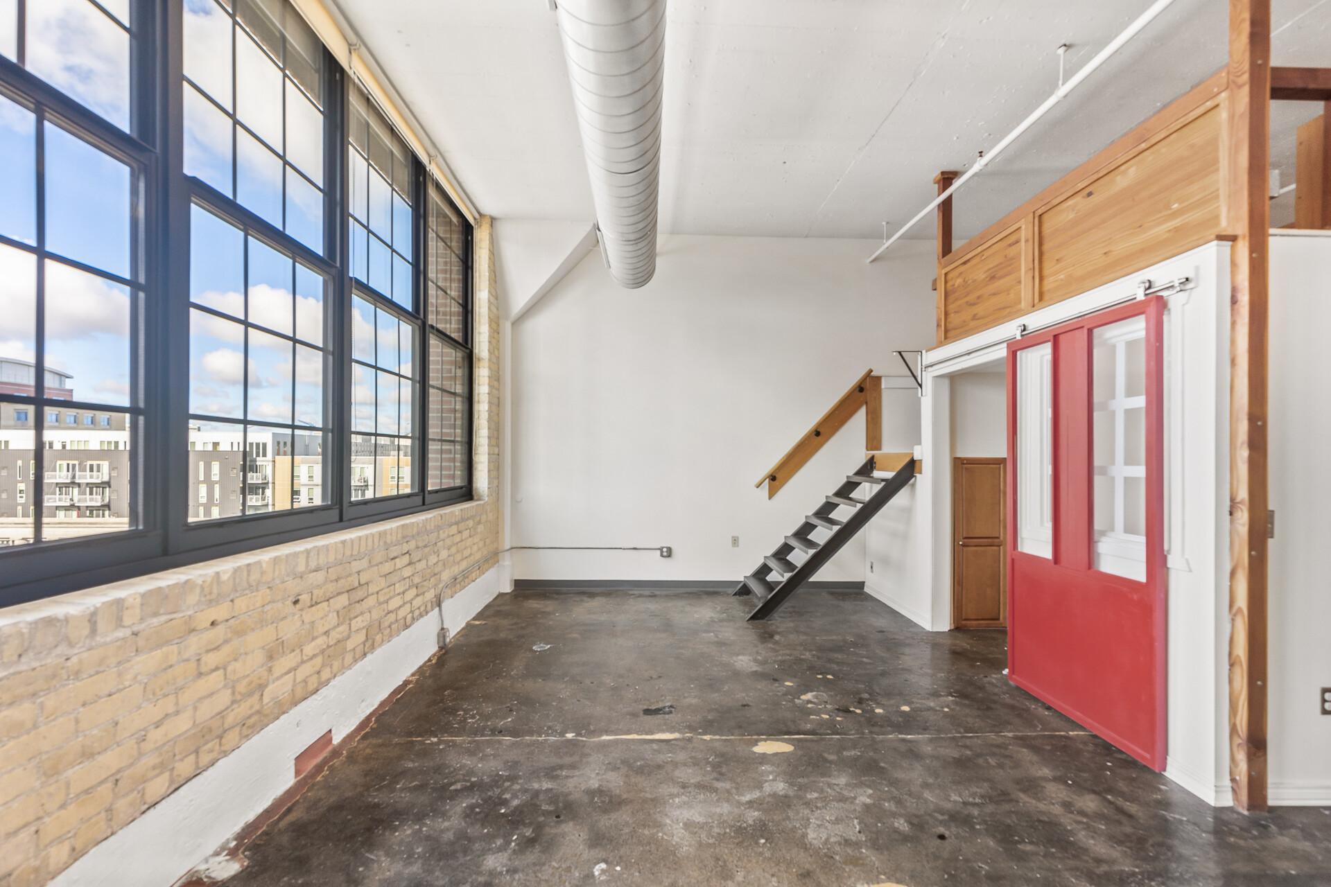 500 Robert Street N Unit: 708