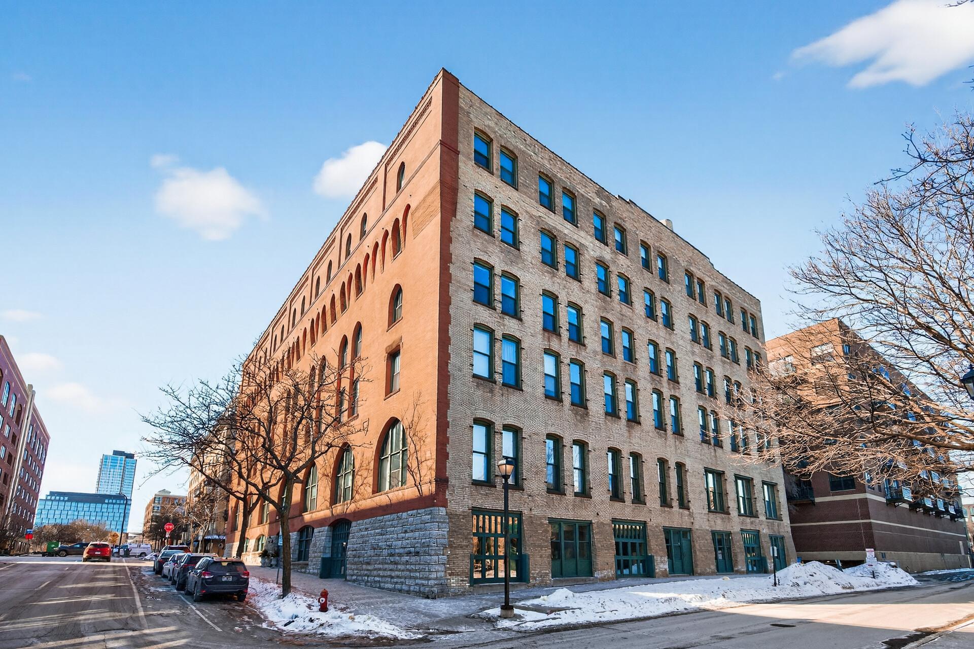 400 N 1st Street Unit: 302