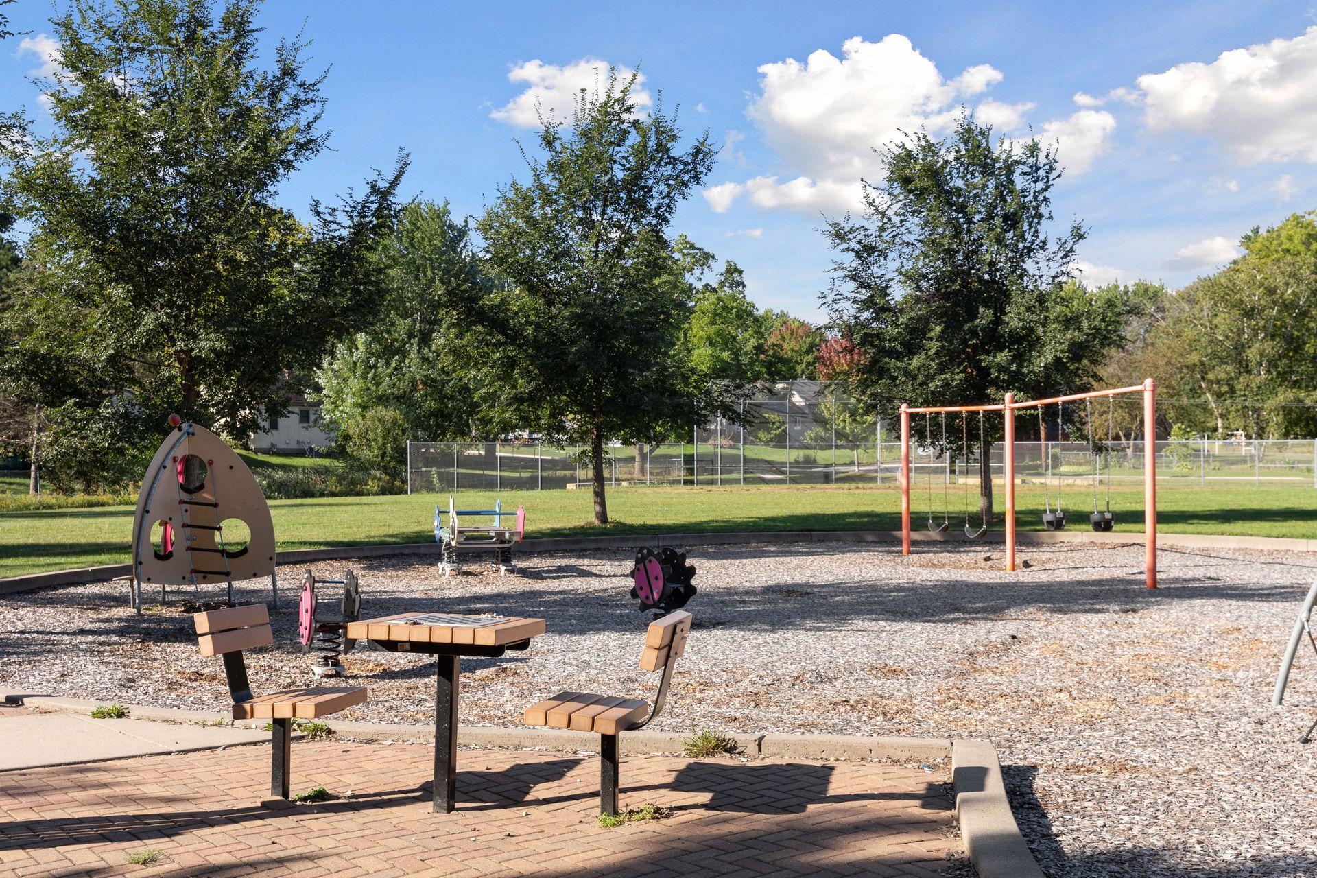 515 Farrell Street N