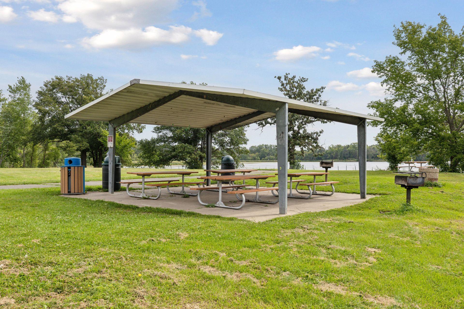 515 Farrell Street N