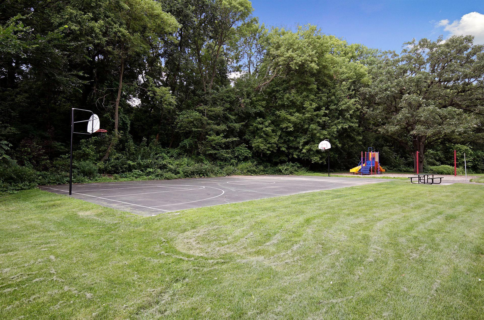 515 Farrell Street N