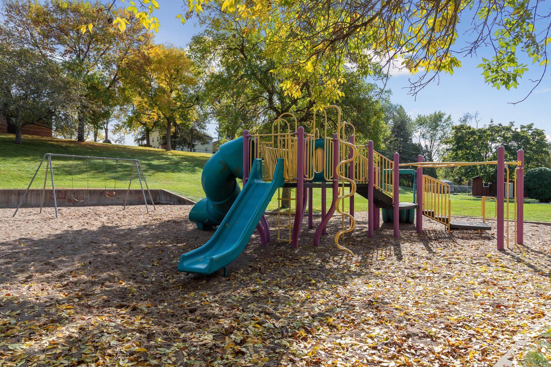 515 Farrell Street N