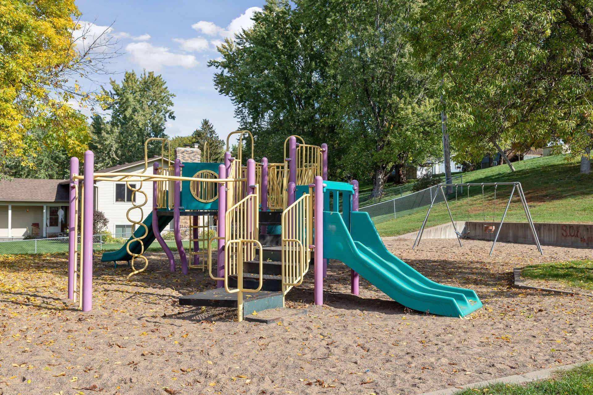 515 Farrell Street N