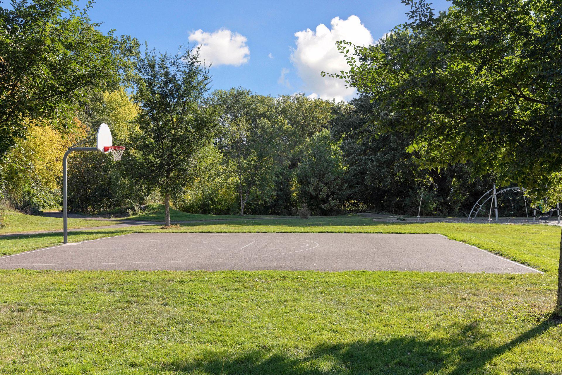 515 Farrell Street N