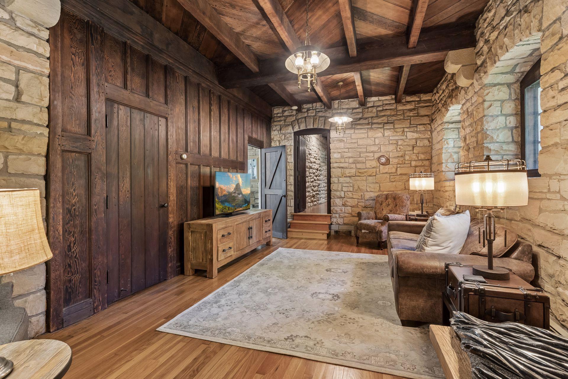 801 Pine Cone Trail