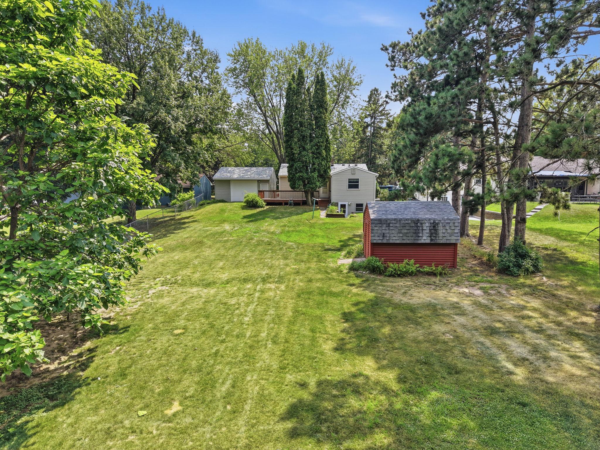 563 Shryer Avenue W