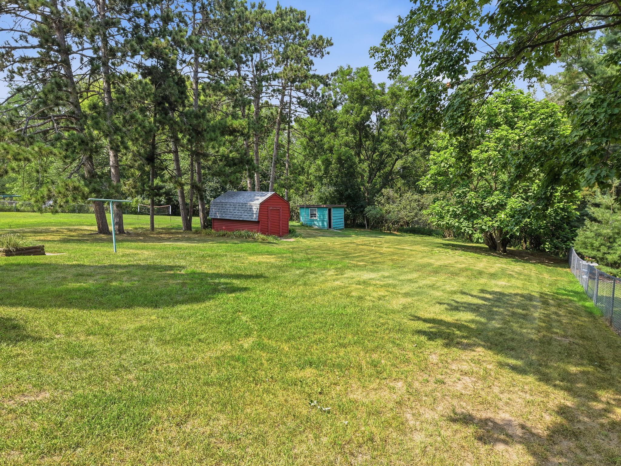 563 Shryer Avenue W