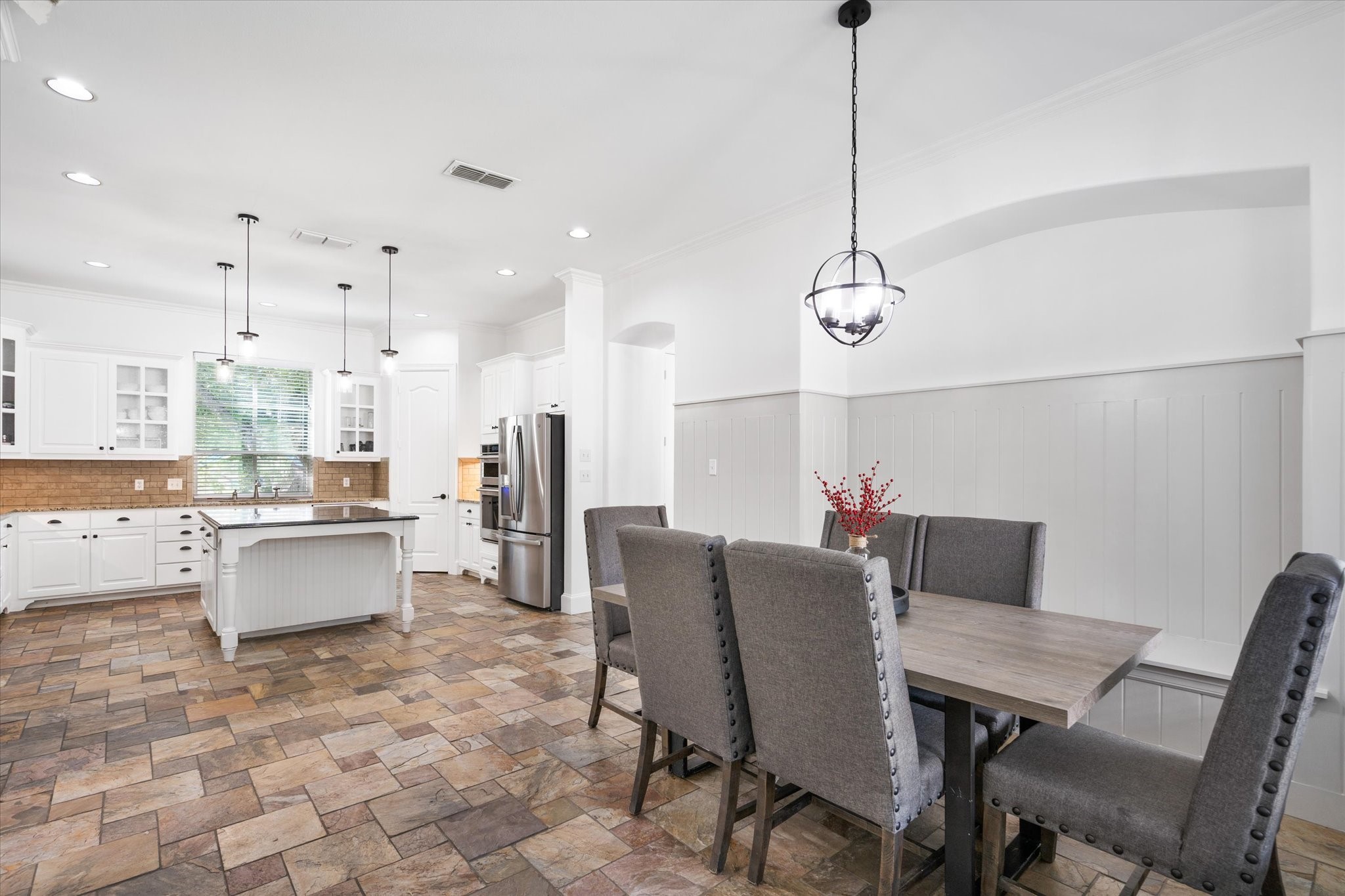 1555 Hunterglenn Drive