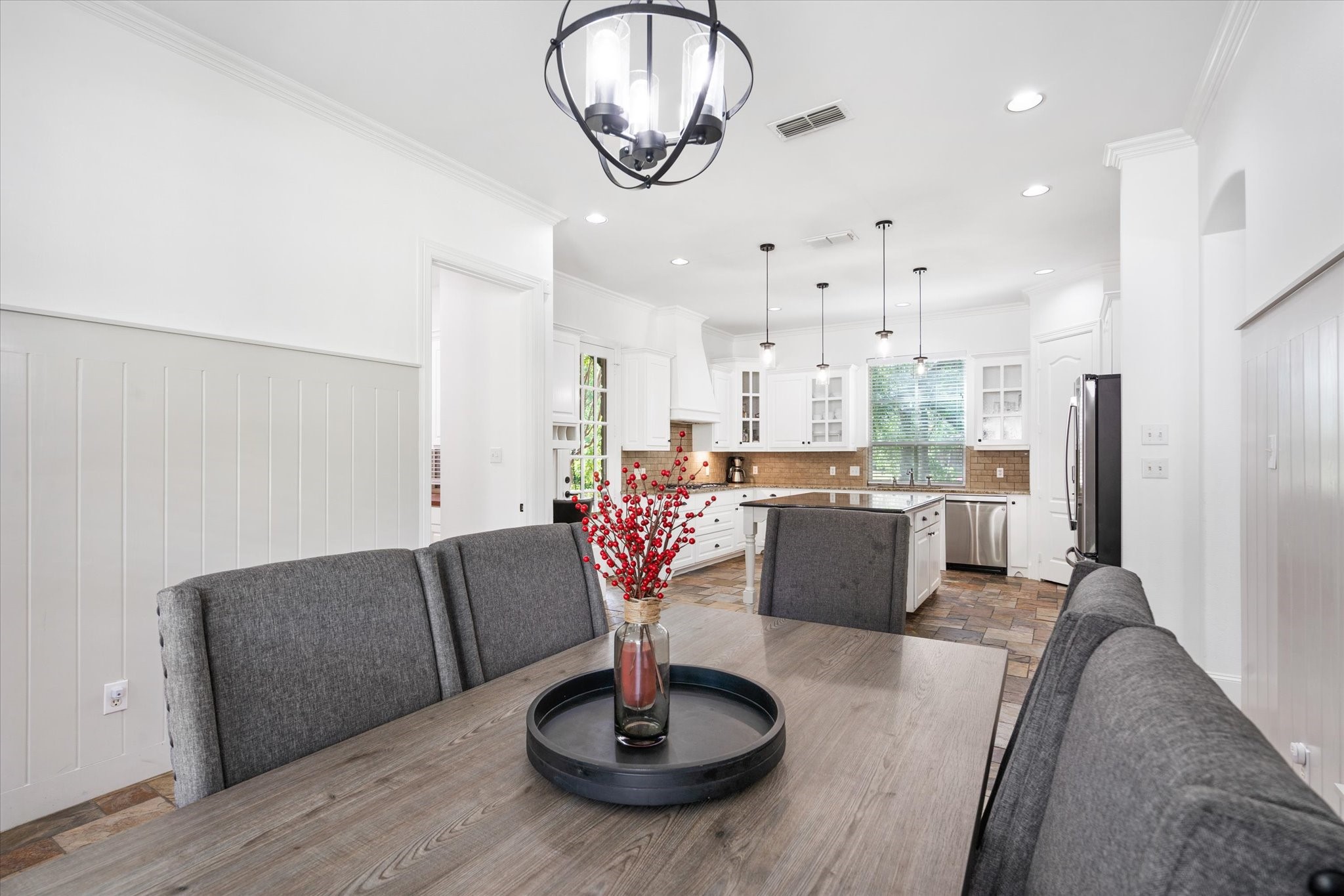 1555 Hunterglenn Drive