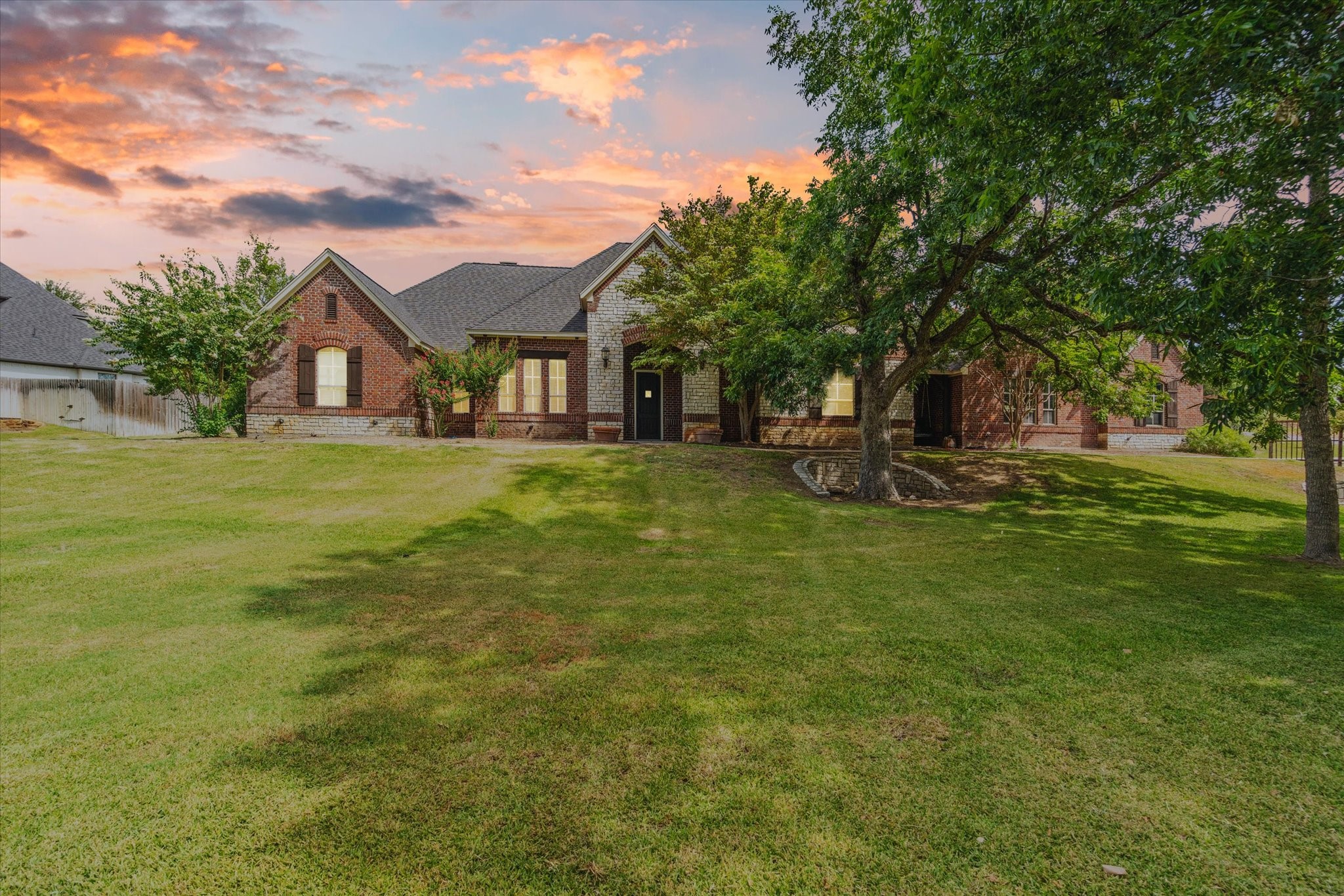 1555 Hunterglenn Drive