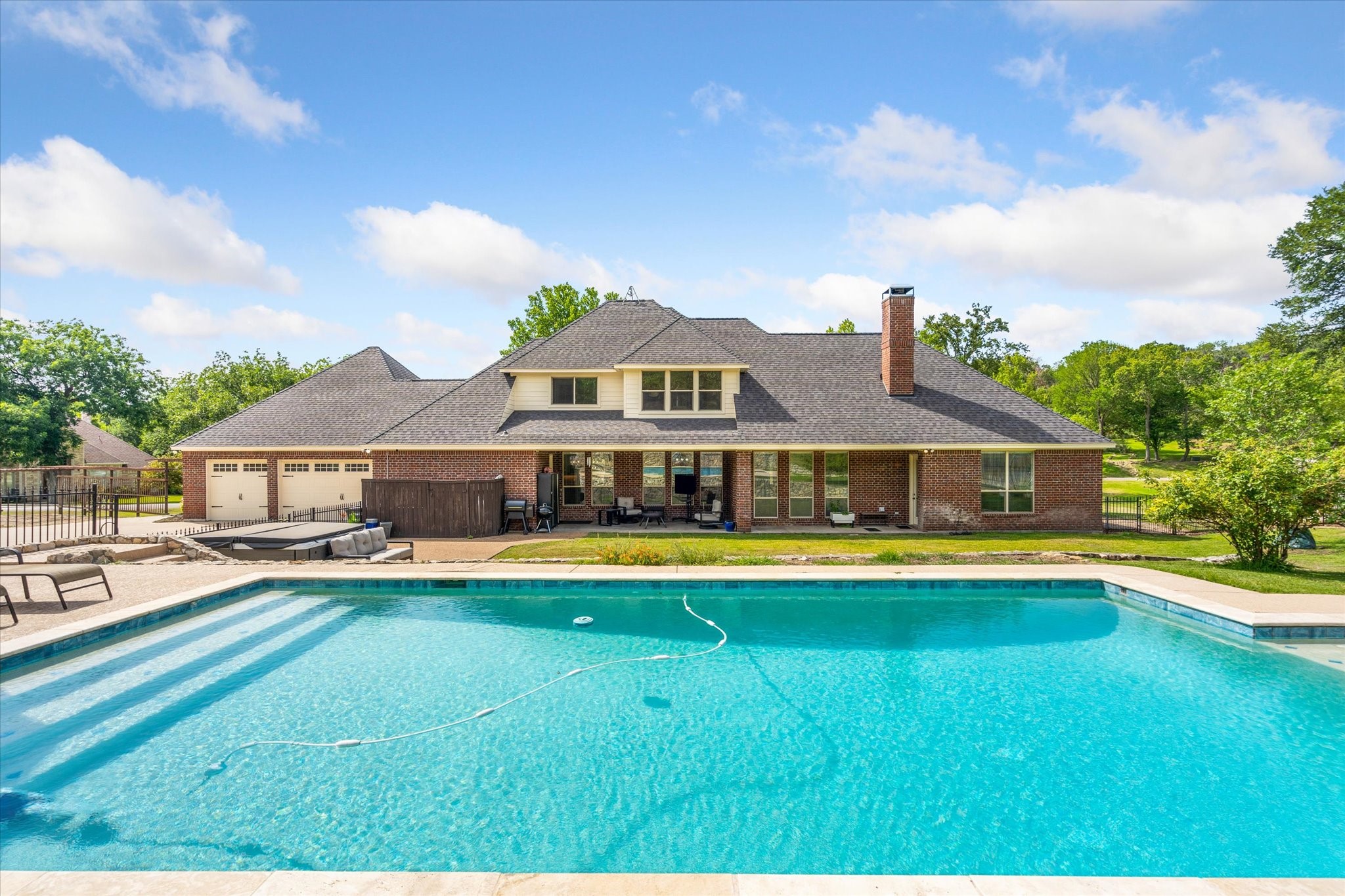 1555 Hunterglenn Drive