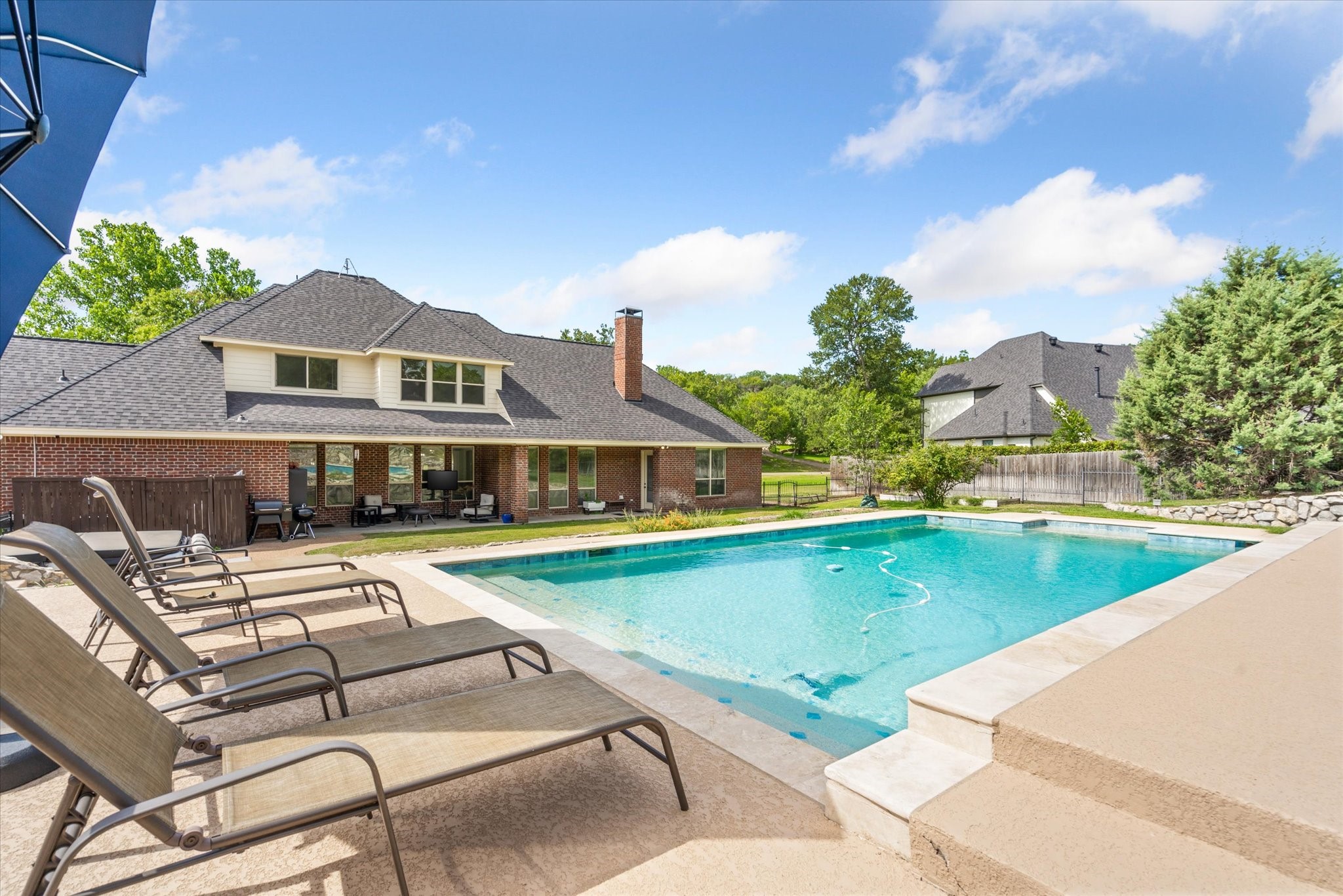 1555 Hunterglenn Drive