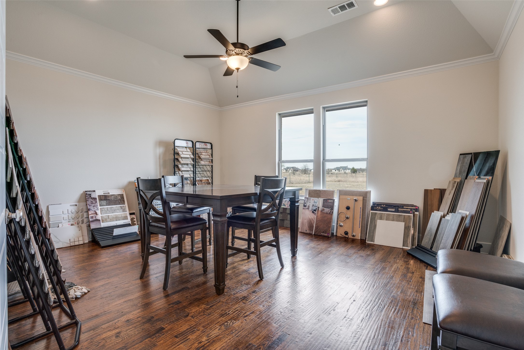1012 Lake Prarie Trail