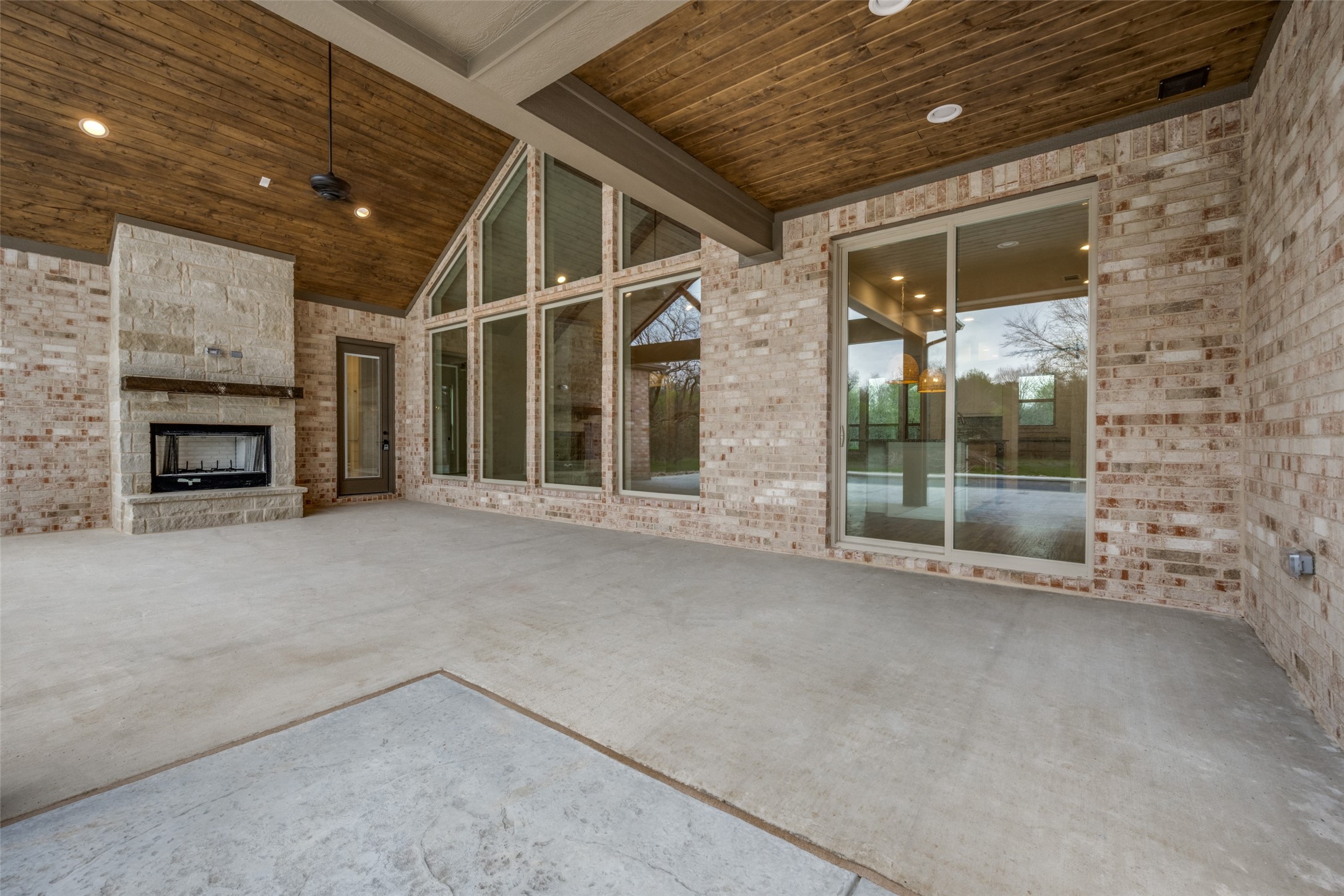 1004 Lake Prairie Trail