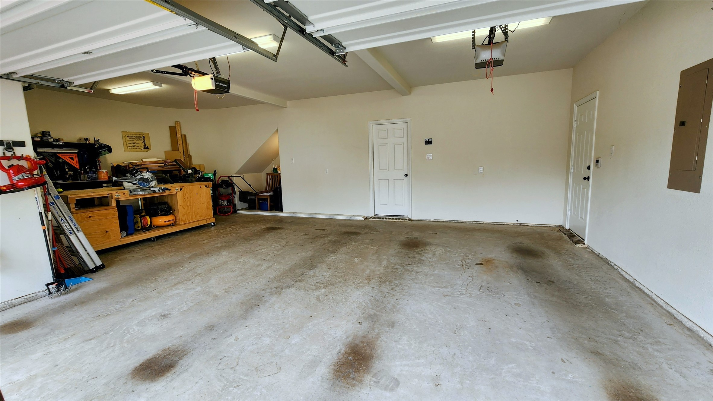 5205 Lake Konawa Drive