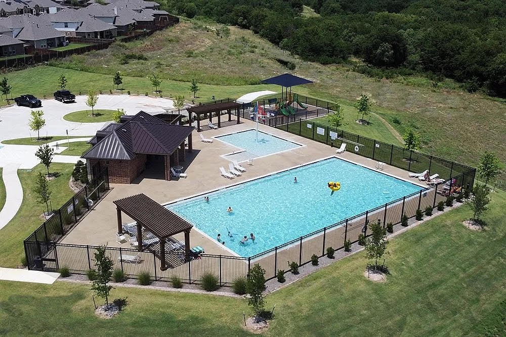 5205 Lake Konawa Drive