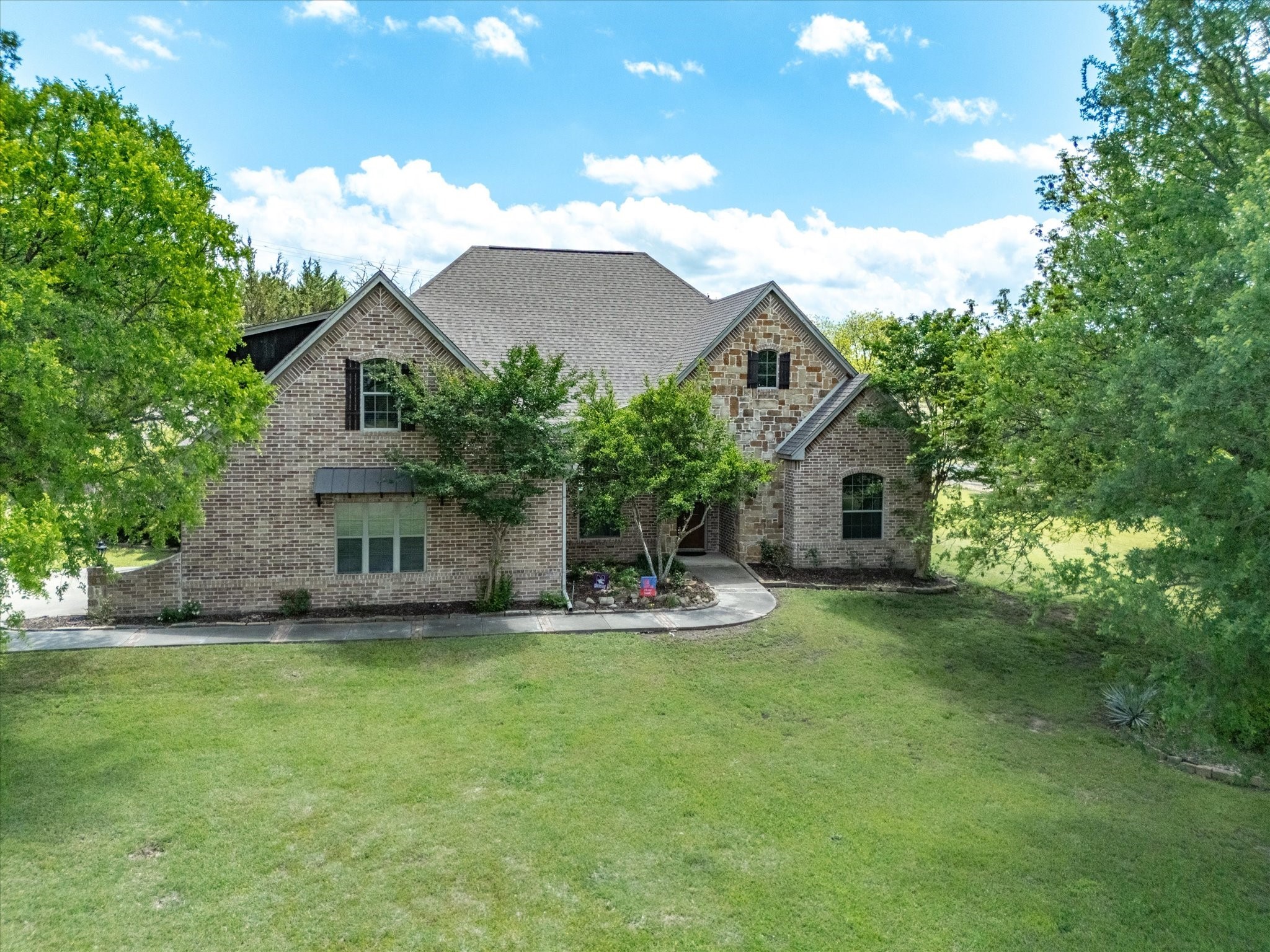 1417 Saratoga Lane