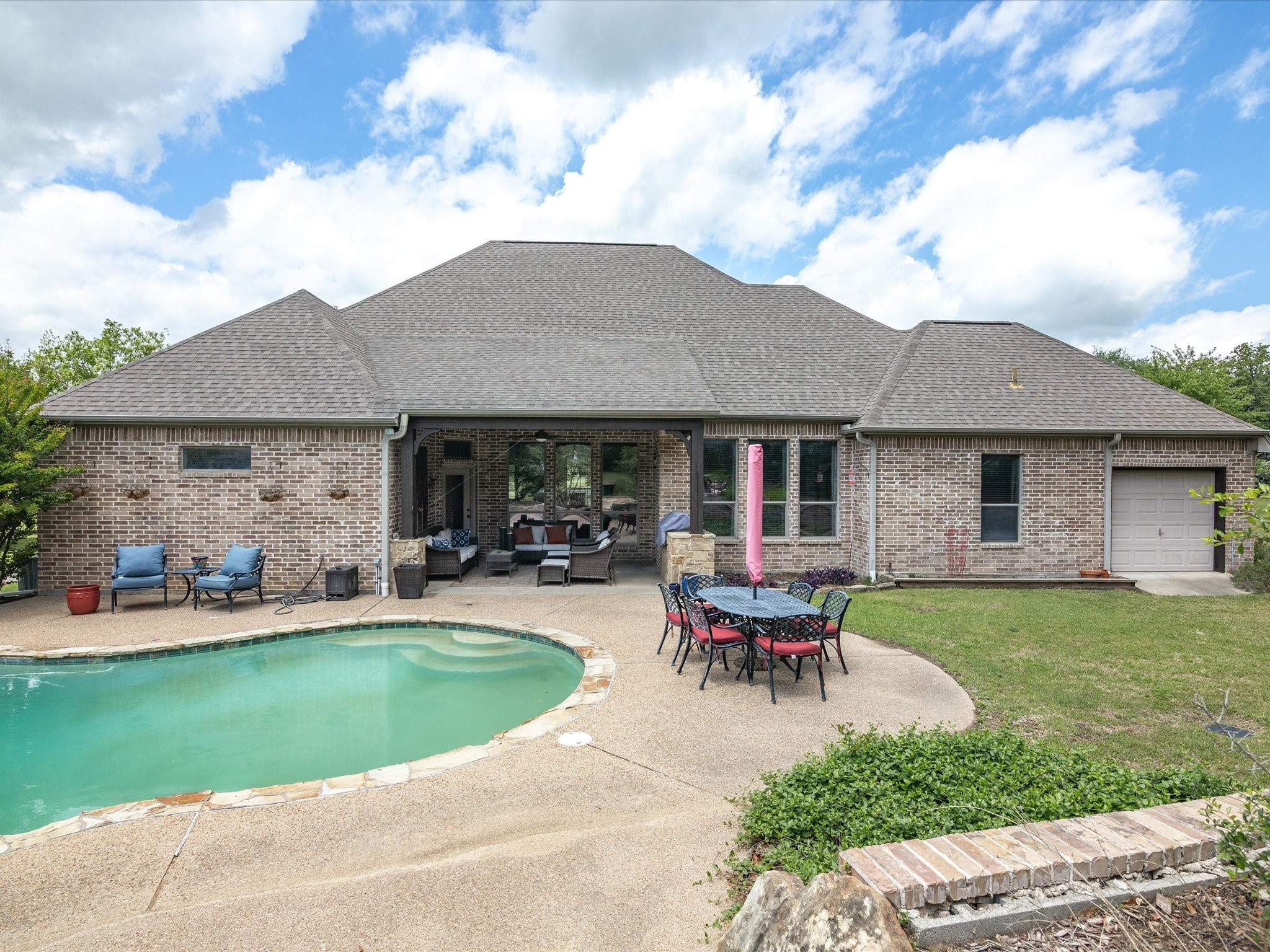 1417 Saratoga Lane