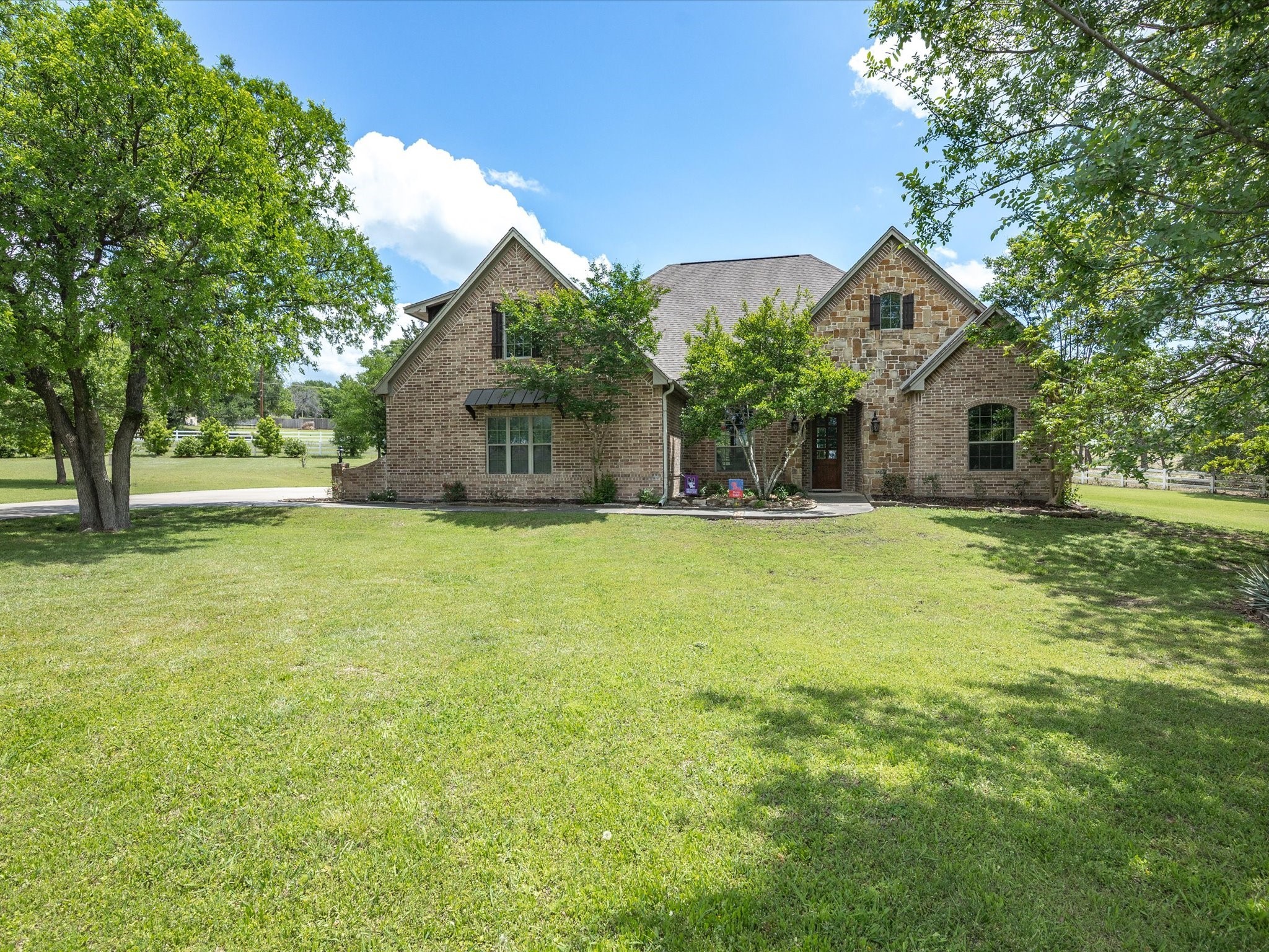1417 Saratoga Lane
