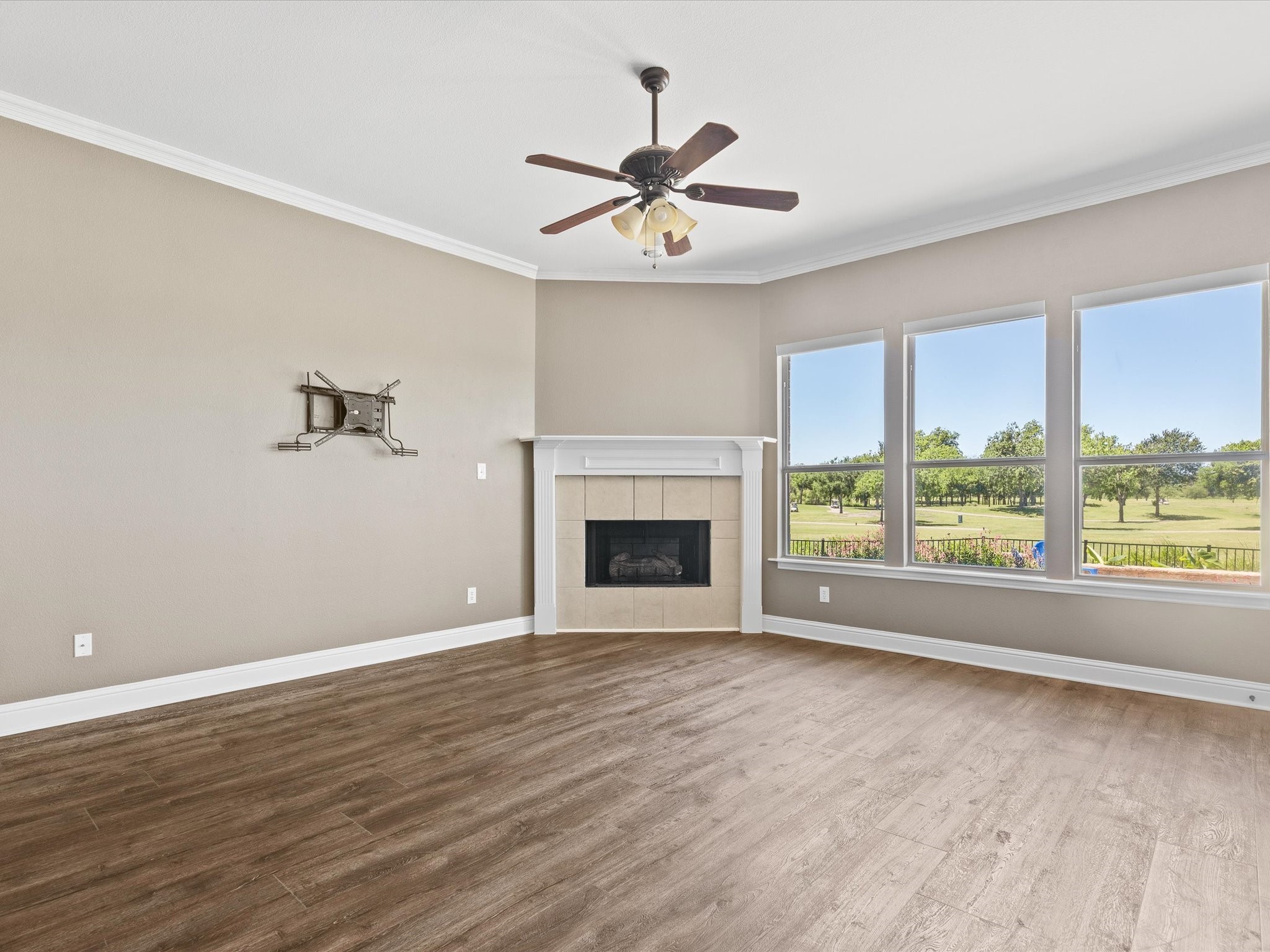 1105 Crown Valley Drive