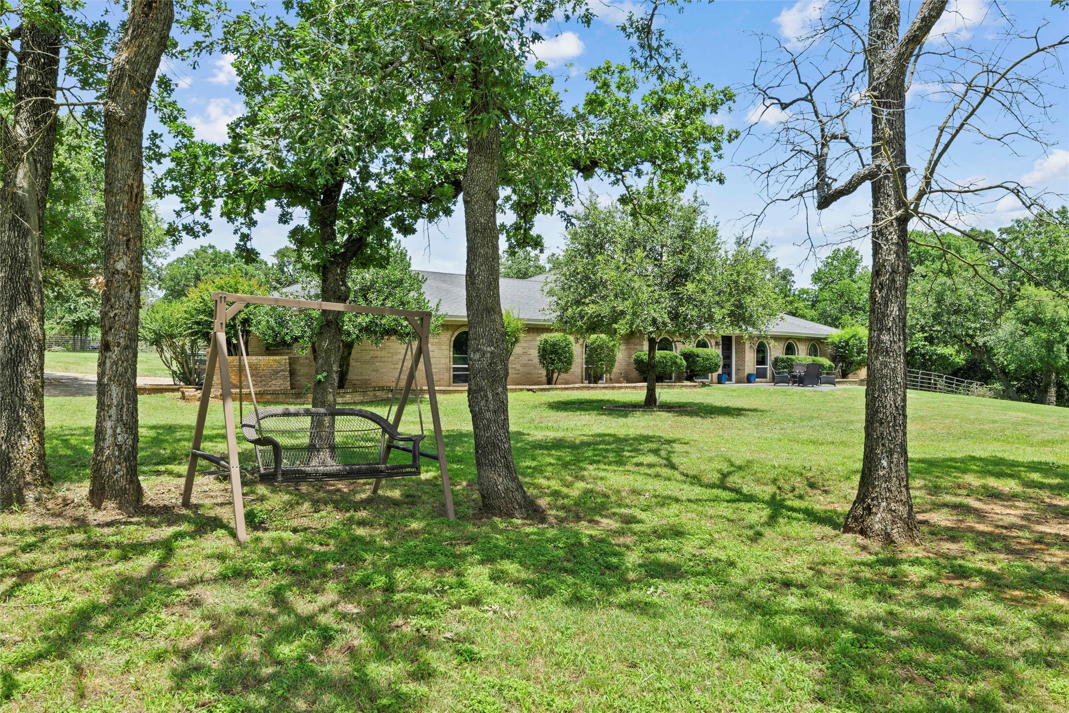 2052 Trailwood Drive W