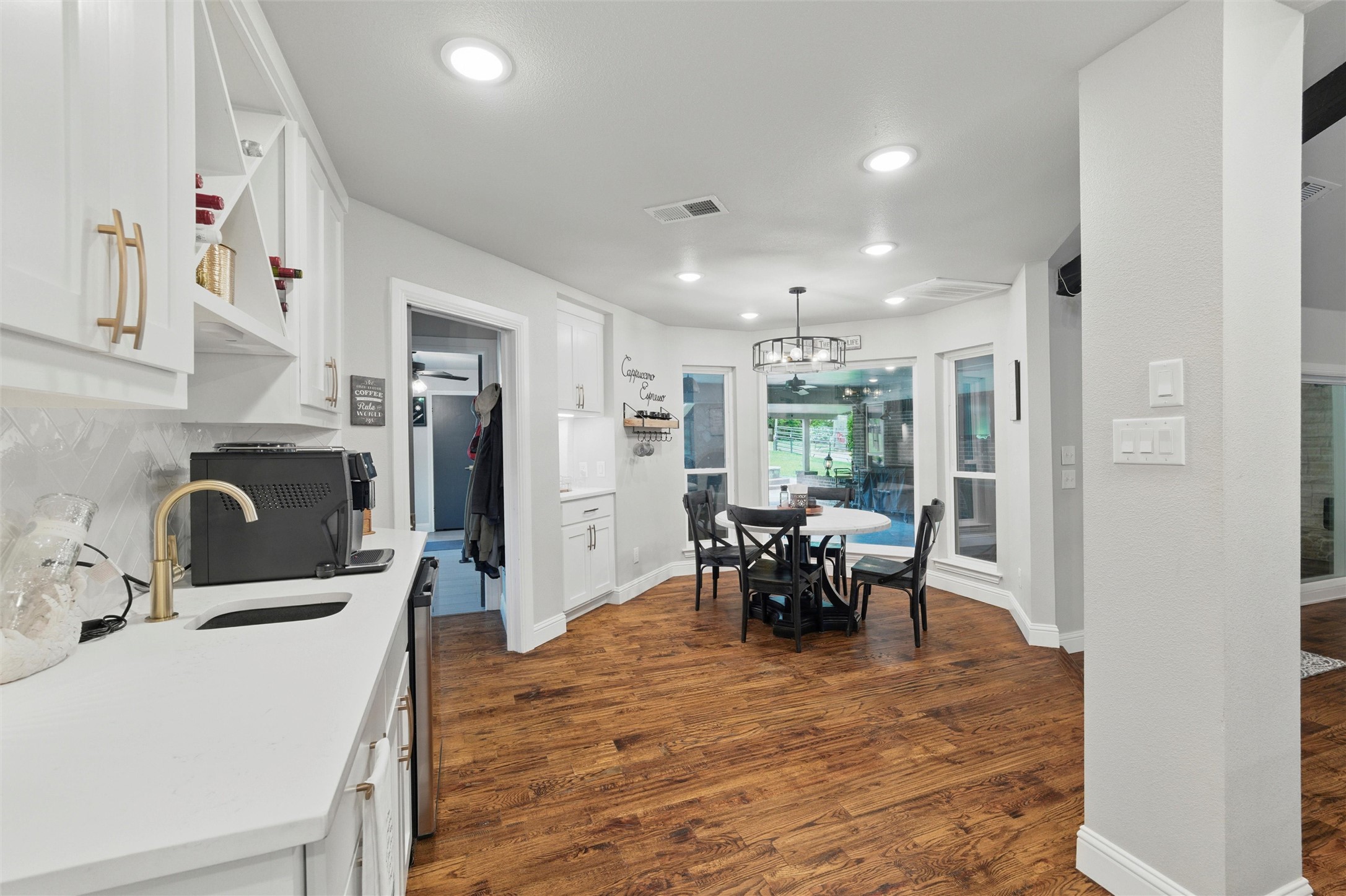 2052 Trailwood Drive W