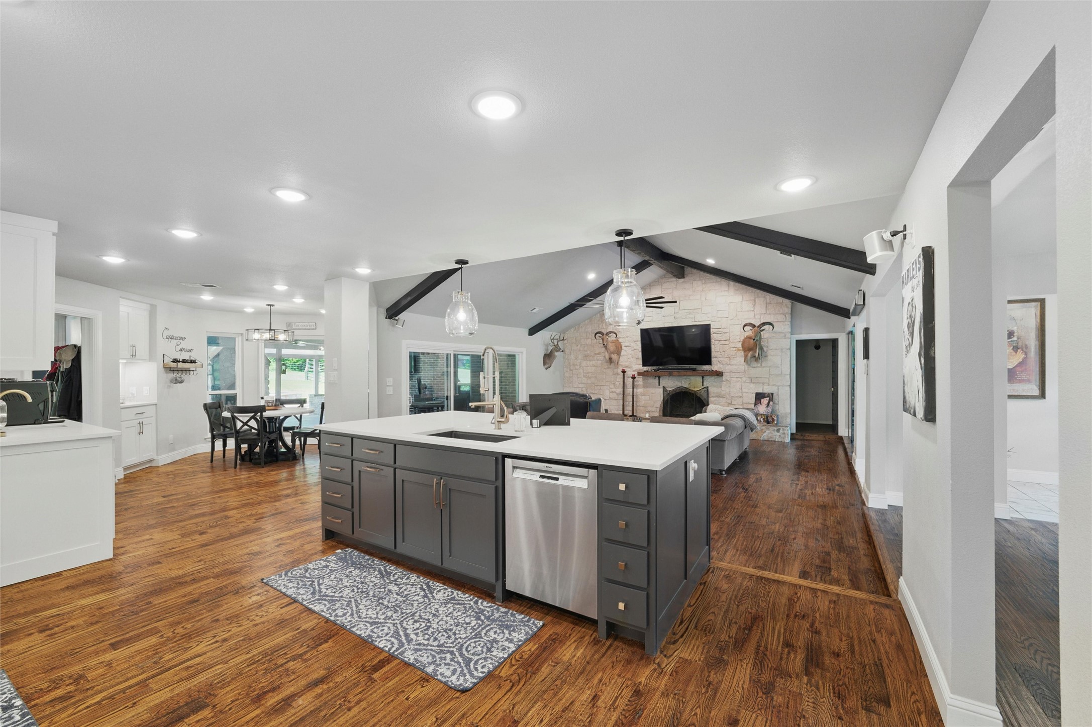 2052 Trailwood Drive W