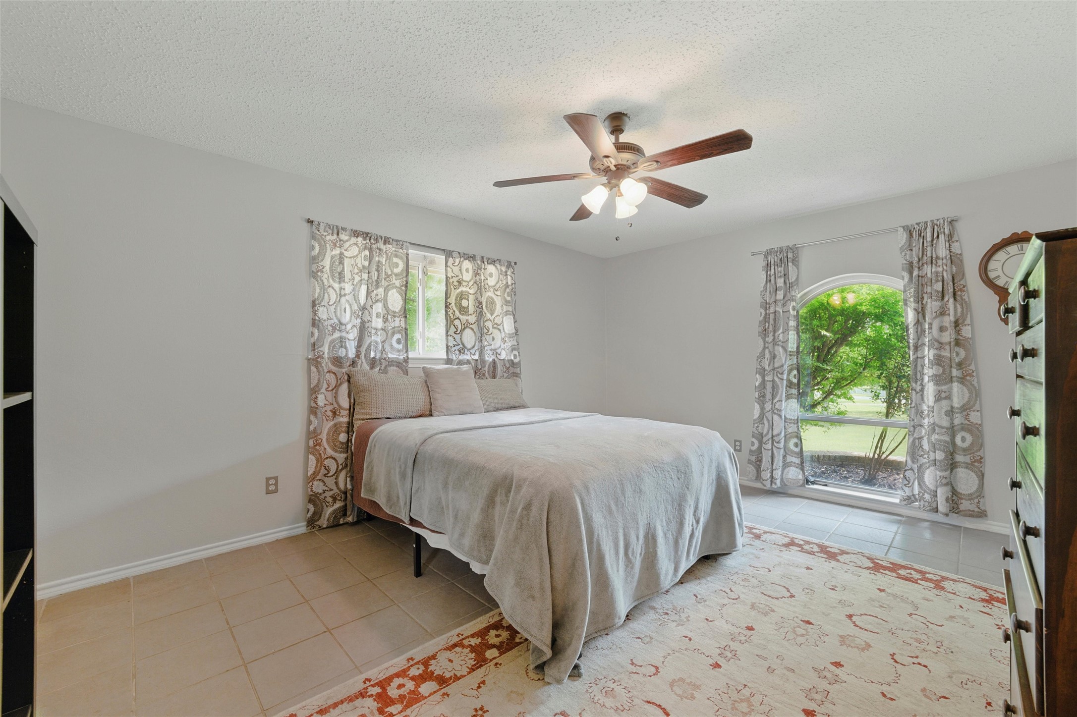 2052 Trailwood Drive W