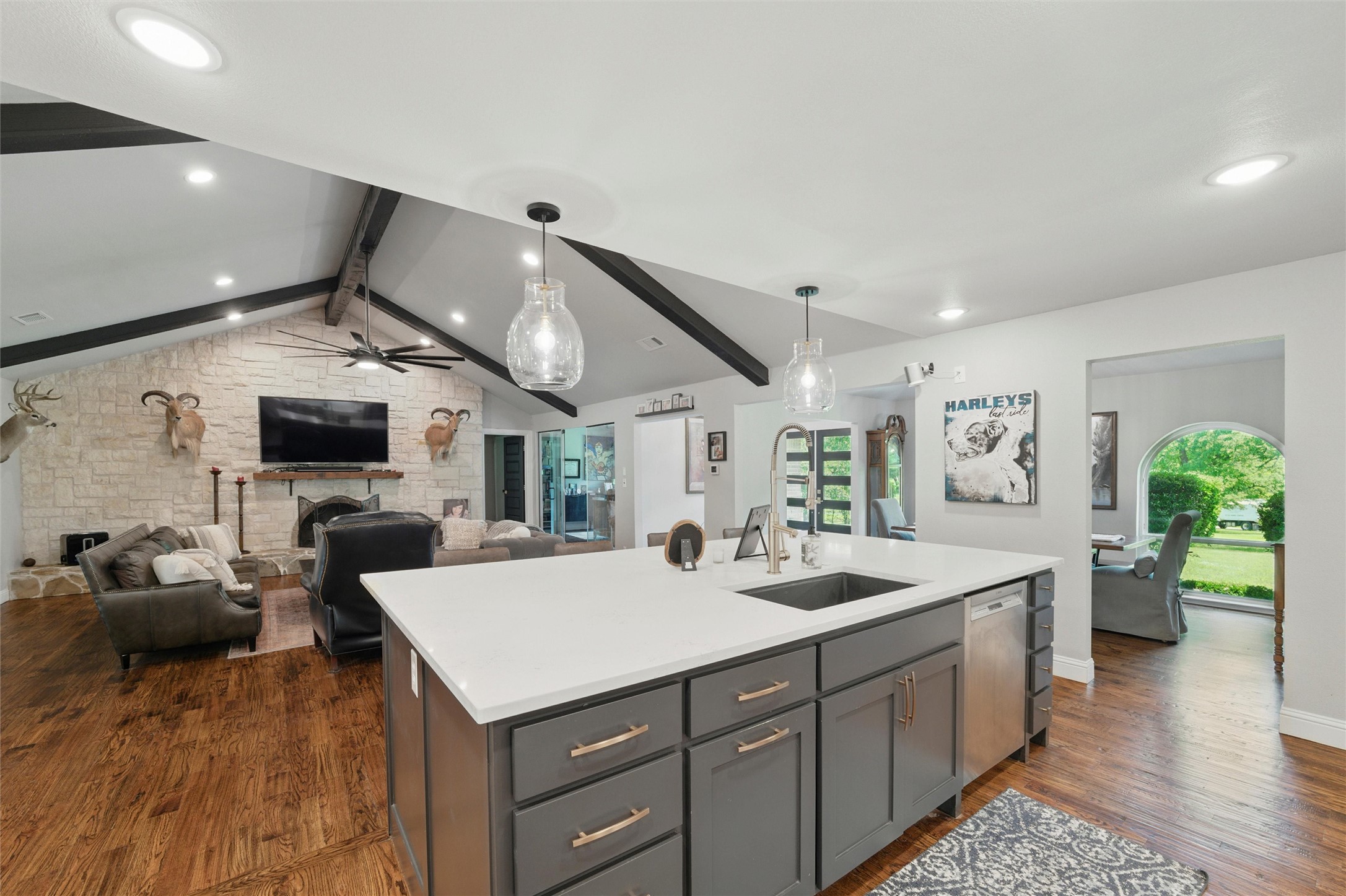 2052 Trailwood Drive W