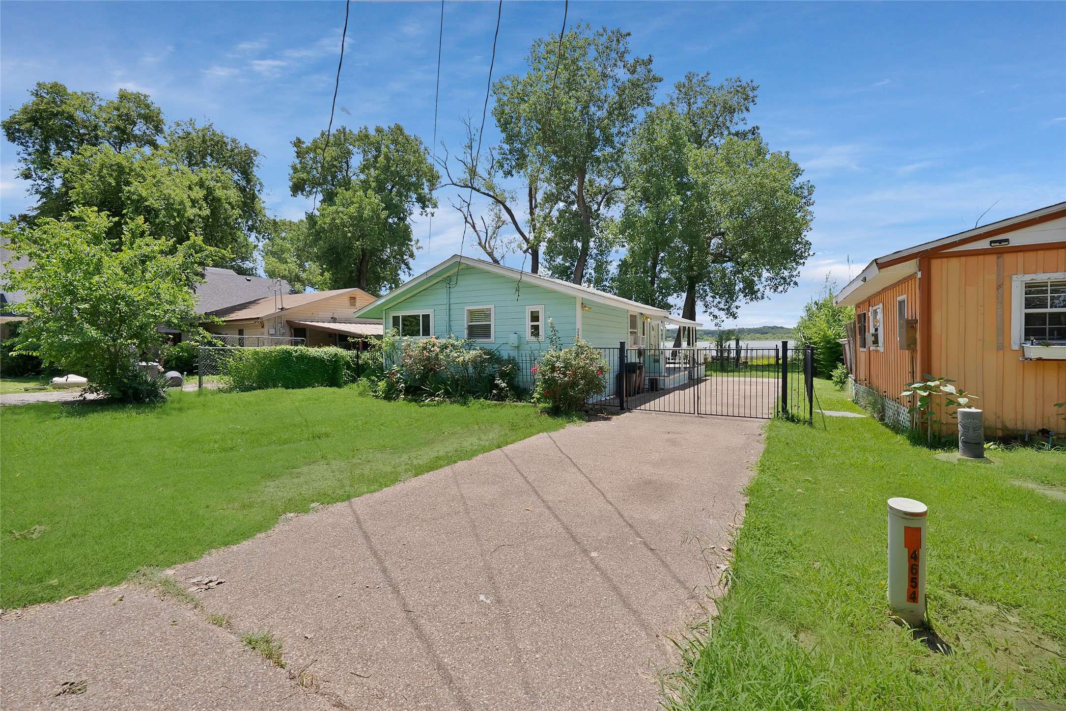 2425 E Lake Drive