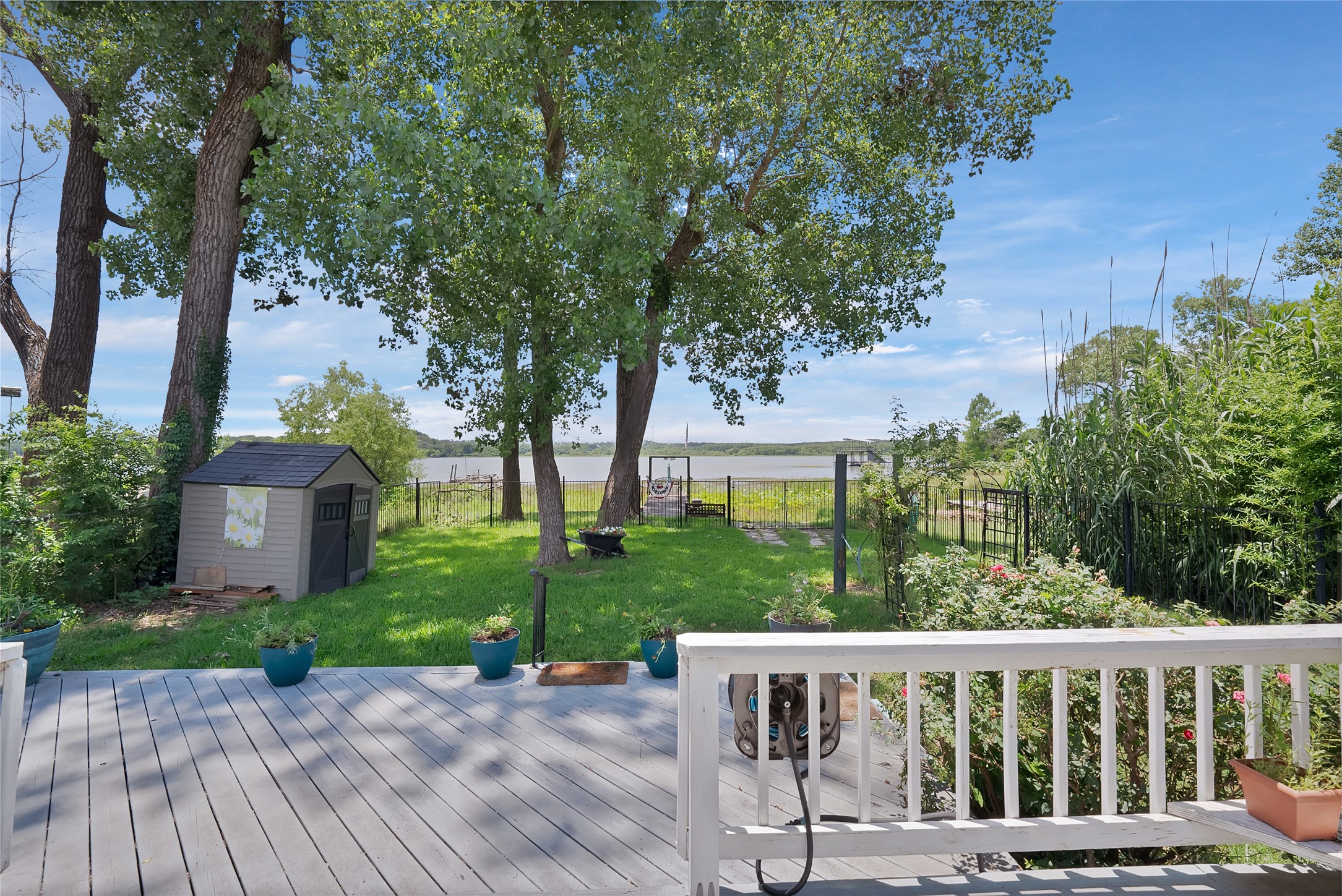 2425 E Lake Drive